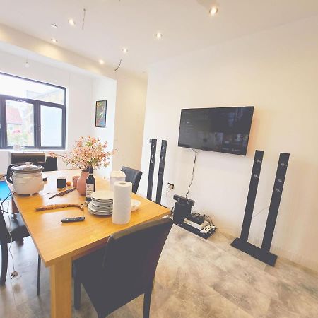 Отель Urban Escape Ealing Лондон Экстерьер фото