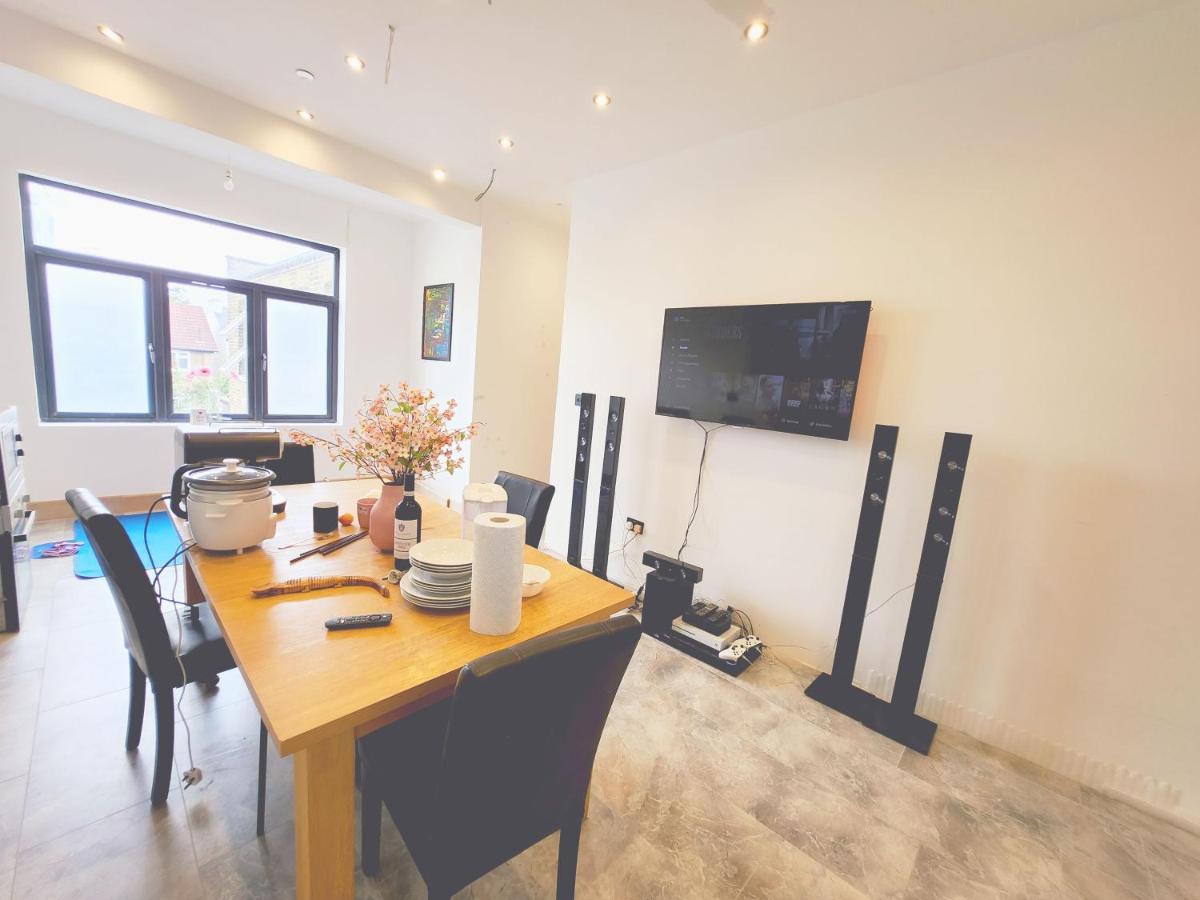 Отель Urban Escape Ealing Лондон Экстерьер фото