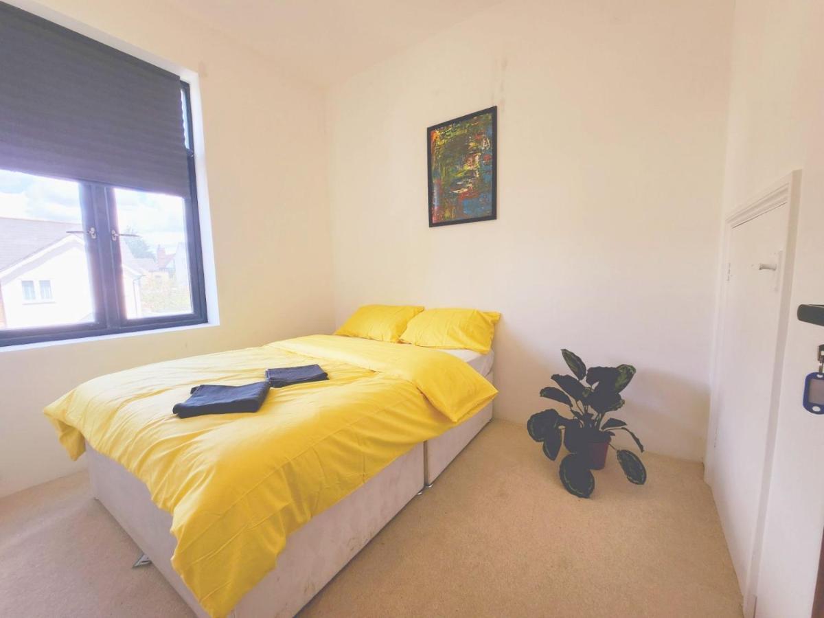 Отель Urban Escape Ealing Лондон Экстерьер фото